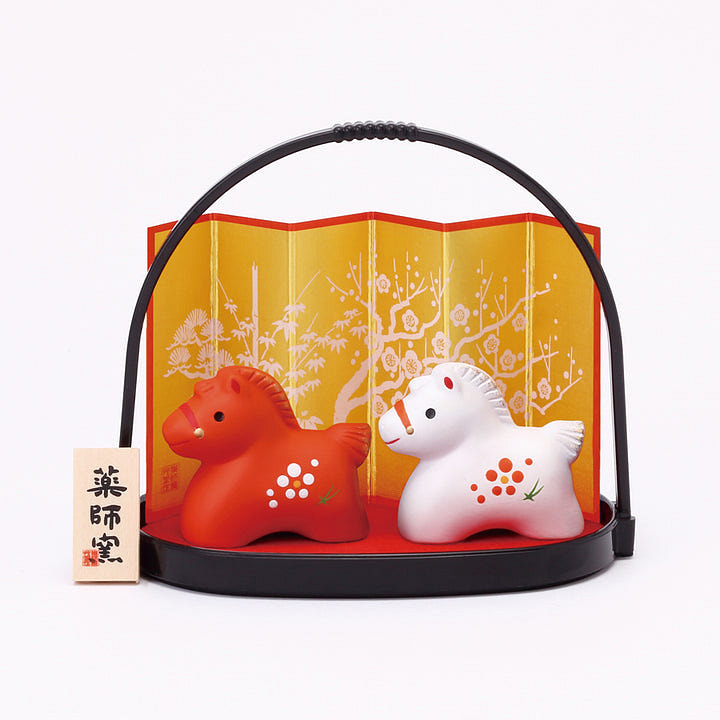 Ngựa may mắn Yakushigama tỏa sáng cha mẹ - con cái 1 phần