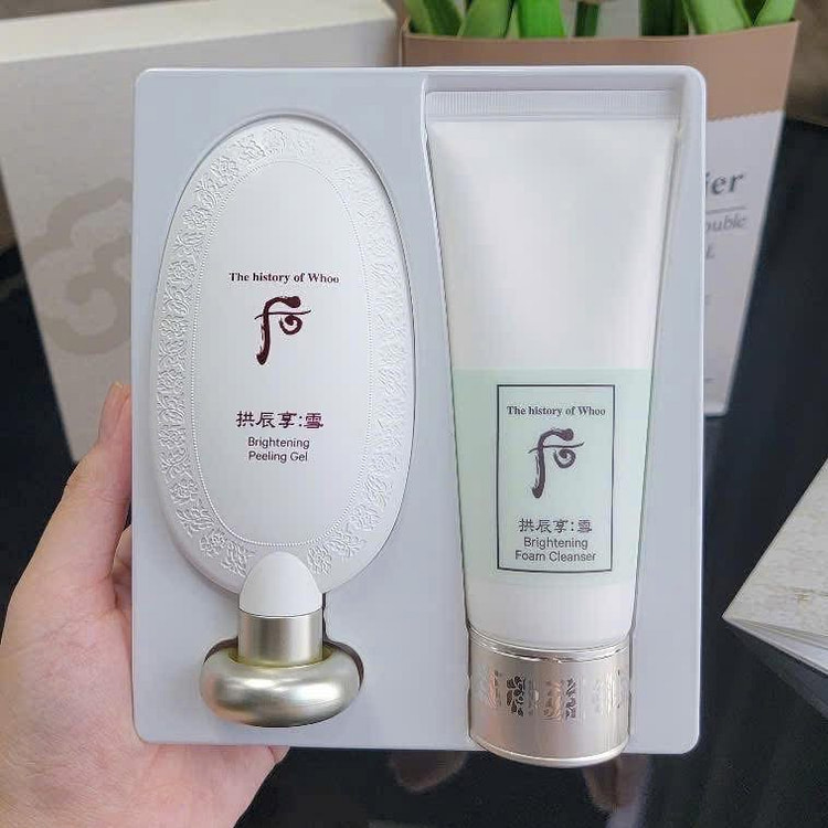 The Whoo Set Gel Tẩy Tế Bào Chết & Sữa Rửa Mặt Dưỡng Sáng Da 1 hộp