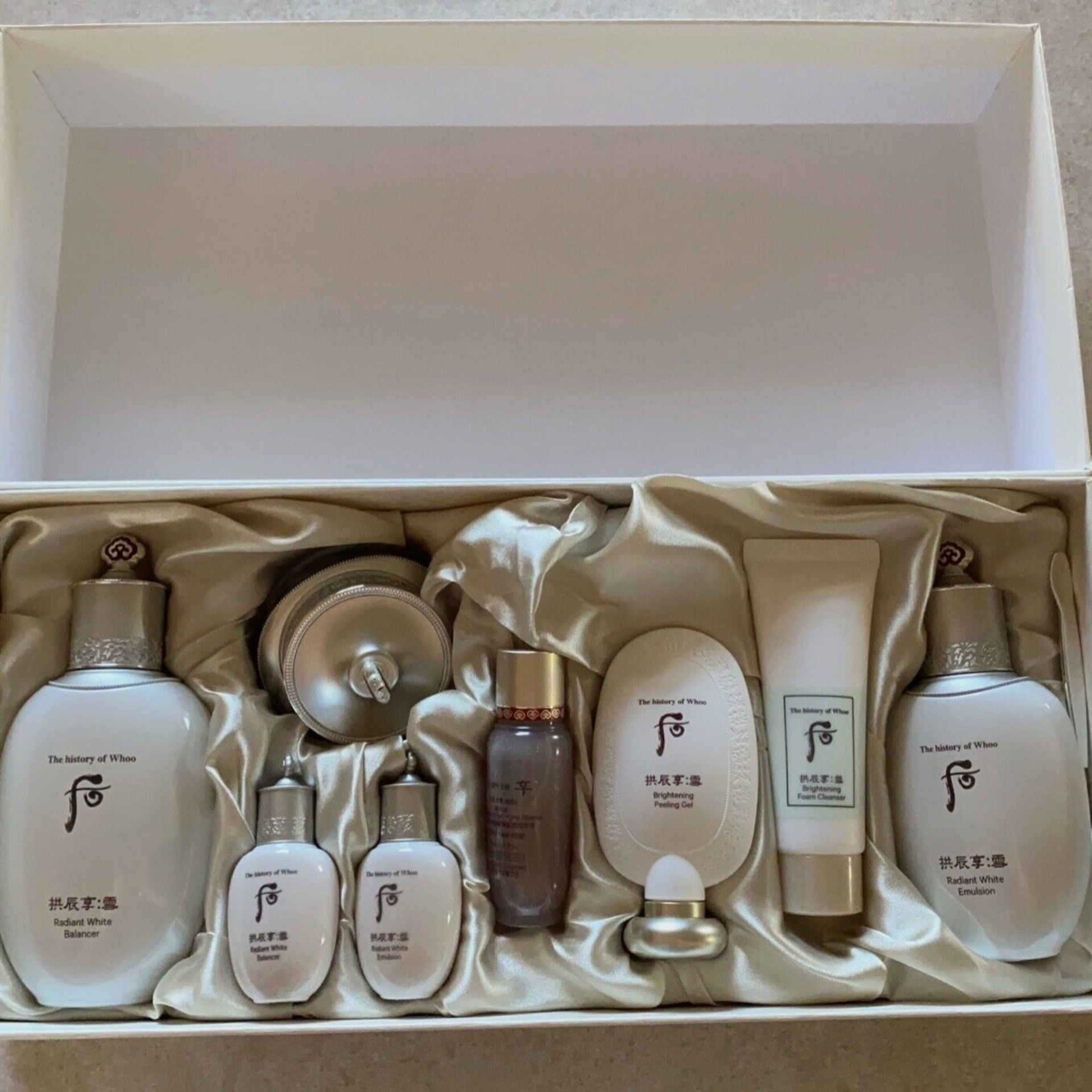 The History Of Whoo Seol Radiant White 8 Pcs Set 1 กล่อง