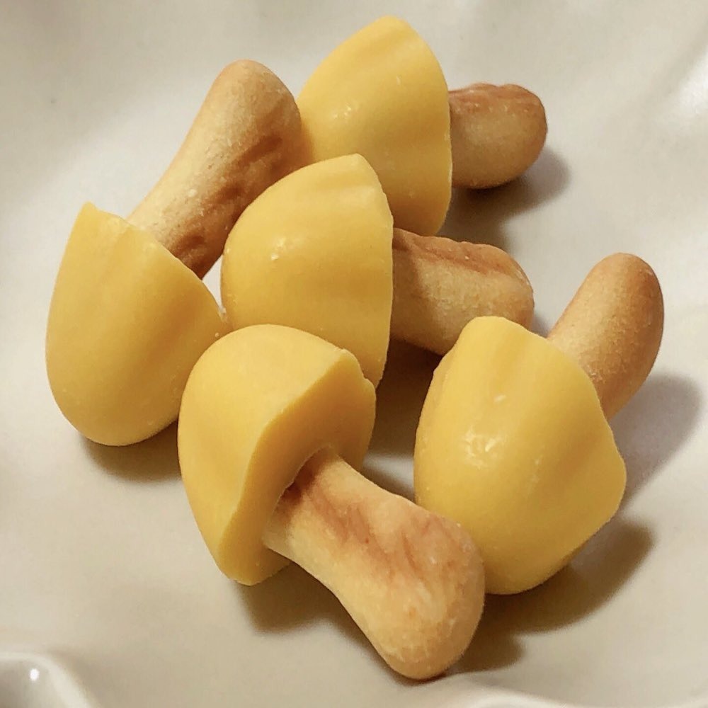 日本直送」Meiji・期間限定 明治チョコスナックきのこの山 安納芋