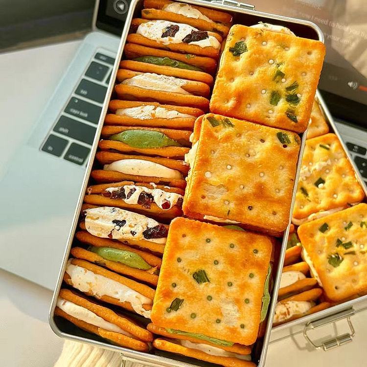 恰咩 香葱牛轧糖夹心饼干 混合口味 大铁盒240g 1 盒