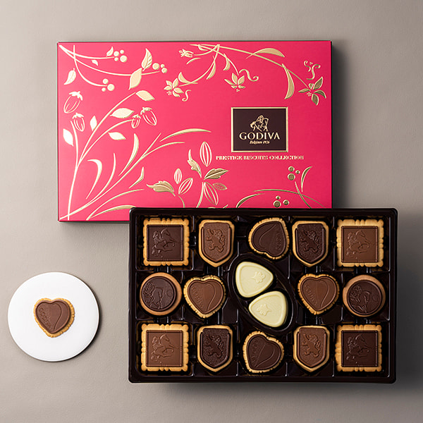 Godiva Biscuit Selection Gift Box  32 pieces