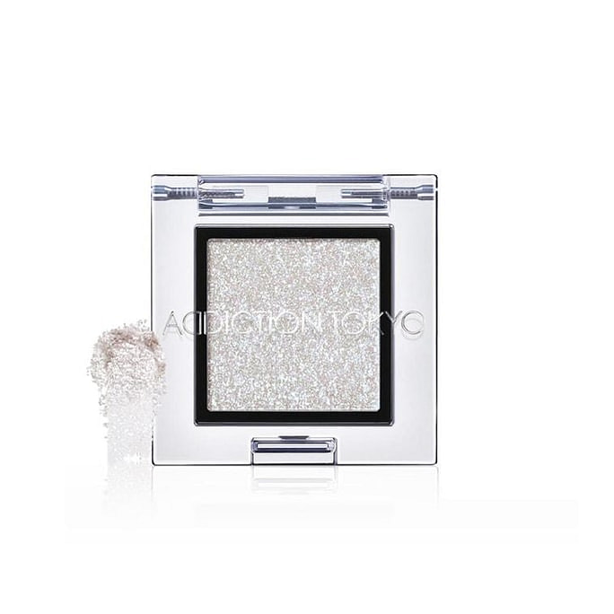 Monochrome eyeshadow.,
