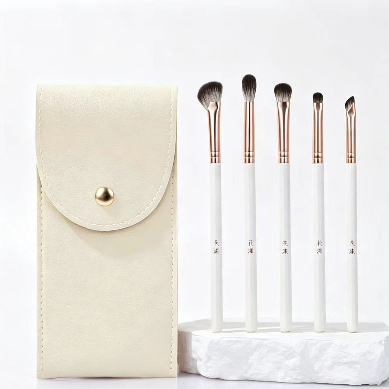 Floral Pearlescent White Eye Makeup Brush 5pcs 1 pack