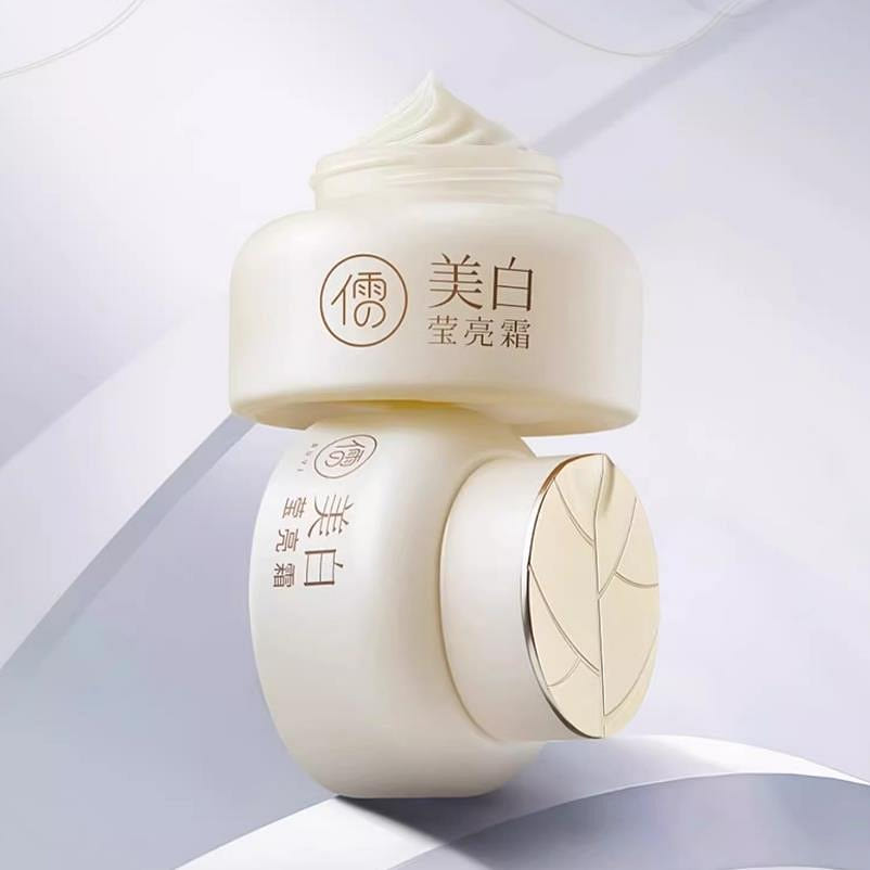 Whitening and freckle-removing cream 30g per bottl 30 g