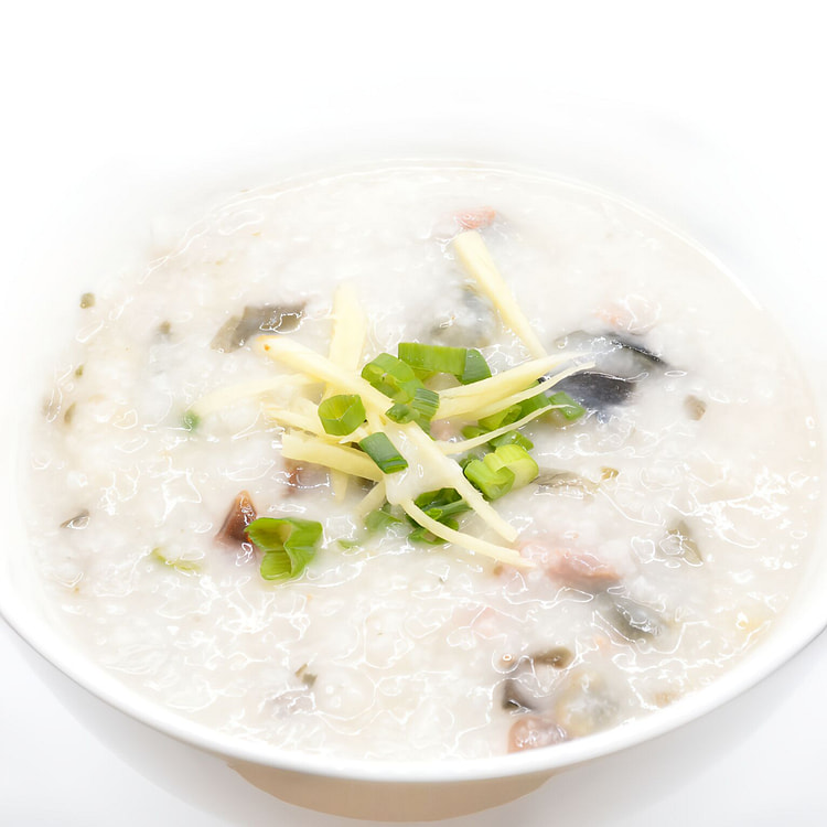 皮蛋瘦肉粥（配葱花姜丝）