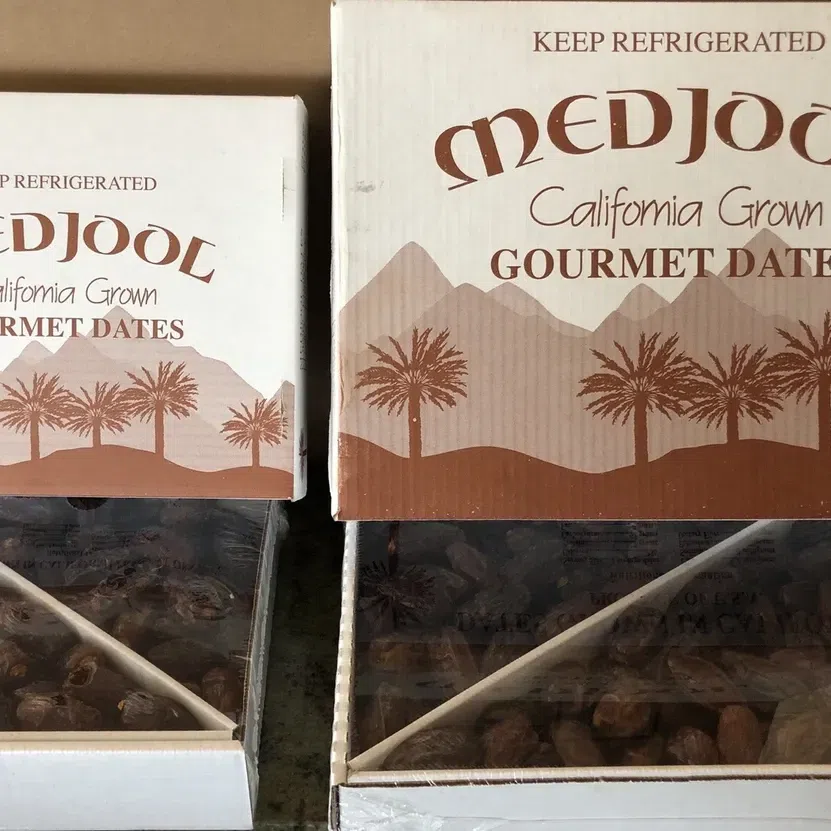 MEDJOOL DATES 11 LB. LARGE. CALIFORNIA FRESH DATES 1 pack
