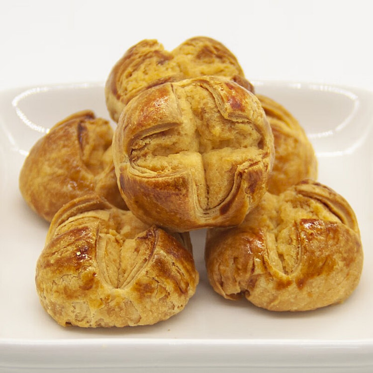 O Fung Yuen Salted Egg Yolk Pastry 175g lotus past