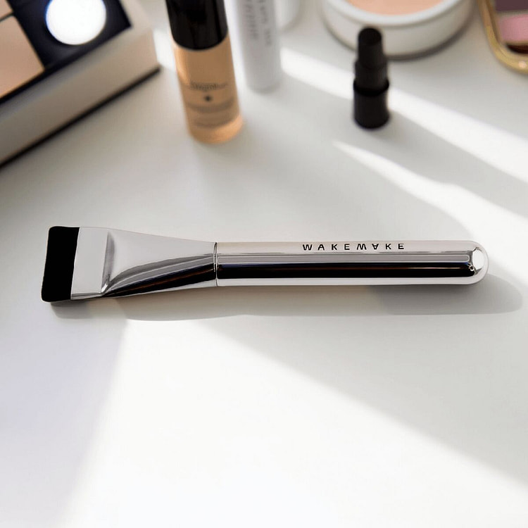 Straight-line foundation brush, flawless bare skin 1 count
