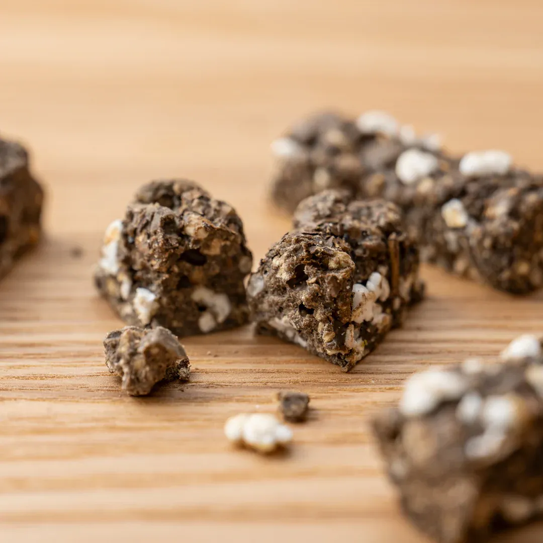 抹茶ほうじ茶様 がとーぶぶ 抹茶・ほうじ茶チョコクランチ - Weee!