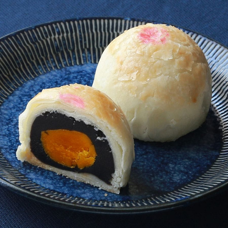 White crust Red Bean Yolk Mooncake 1pc 1 each