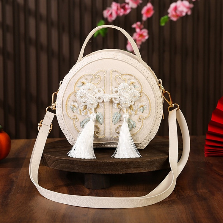 白色国风手工diy刺绣包包新中式百搭小圆包斜跨包 1 份