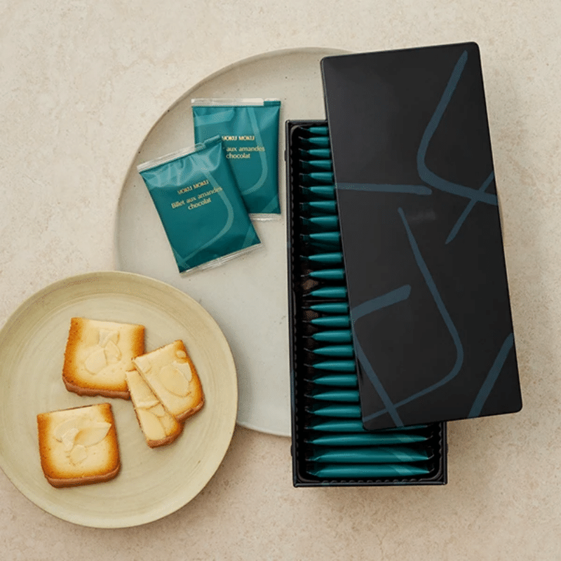 Yoku Moku Amande With Chocolate Almonds 24 pieces 1 box