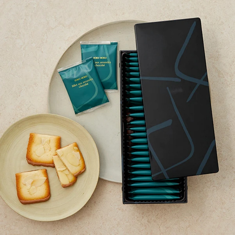 Yoku Moku Amande With Chocolate Almonds 24 pieces