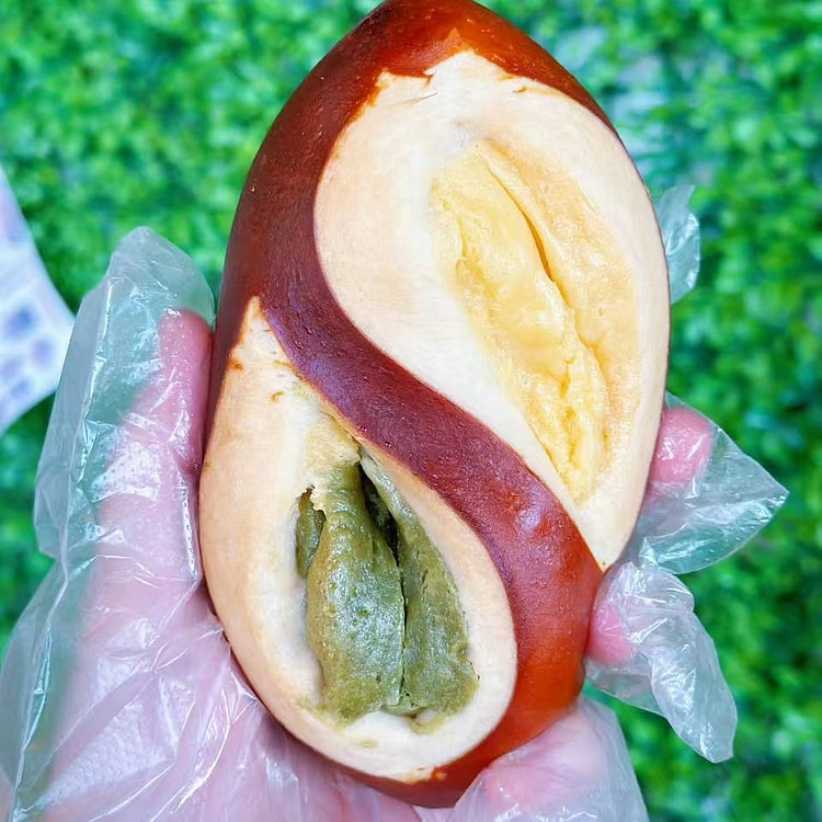 Pandan & Mango Cream Cheese Pretzel