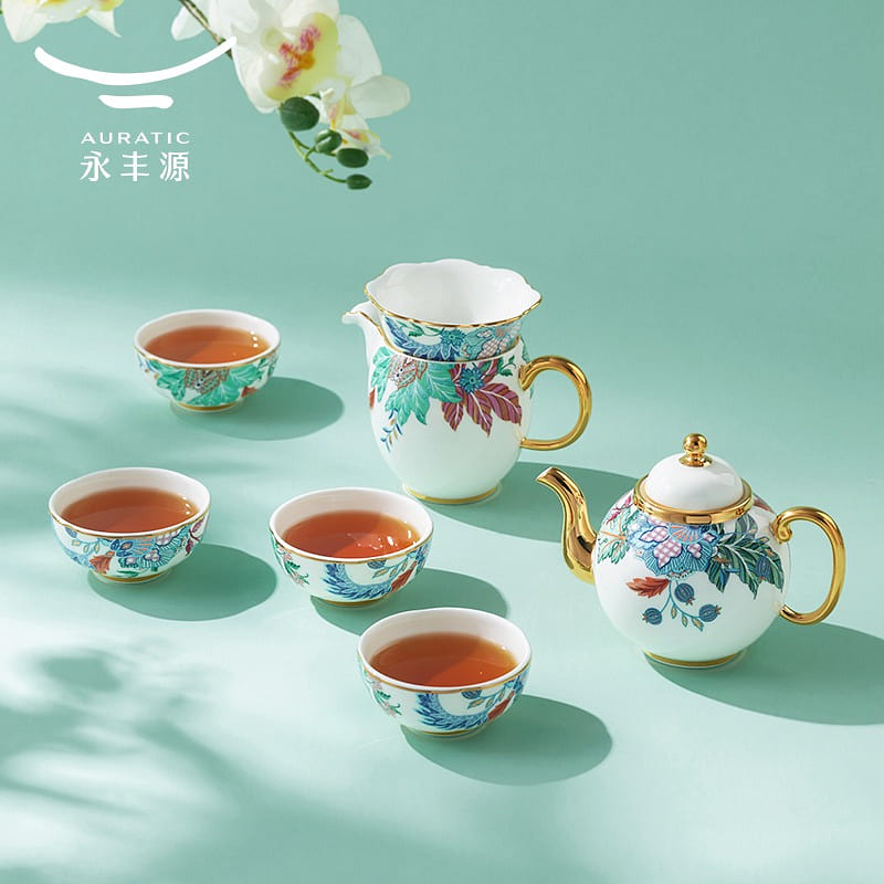 Clarence 8-Piece Tea Set, Service for 4 1 box