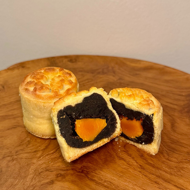 Black Sesame Salted Egg Yolk Pastry 3pcs