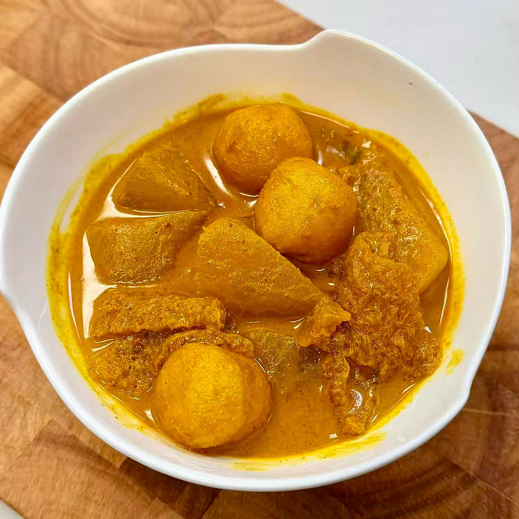 港式咖喱三宝 350g（猪皮，鱼蛋，萝卜） 1 份