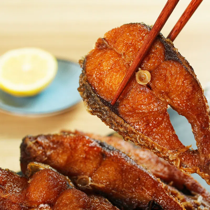Shanghai specialty flavored smoked fish, instant crispy fish, vacuum fried fish, deli delicatessen, appetizers, fish pieces, fish steak, 200g*1 bag 200 g