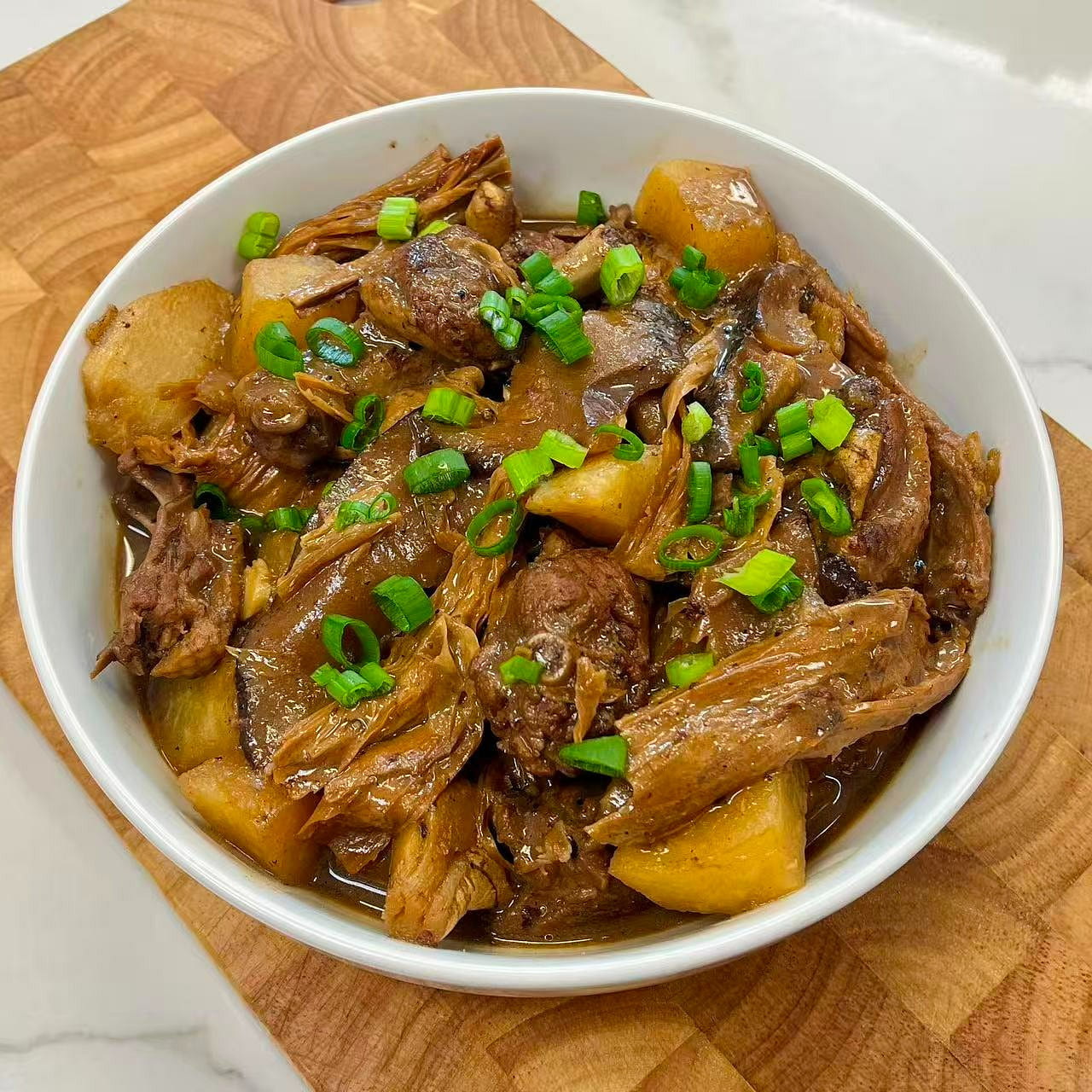 Braised Duck w. Tofu Skin and Radish around 550g 1 each
