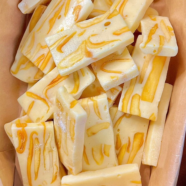 Mango Milk Cake with Beef Noodles