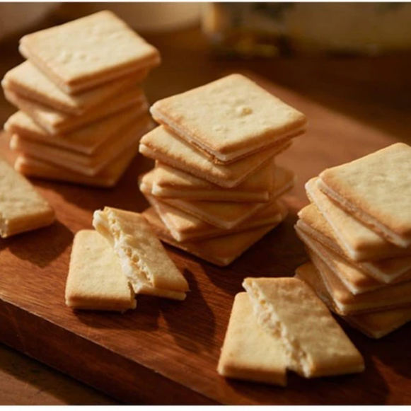Tokyo Milk Cheese Factory Honey Gorgonzola Cookies 10pieces 1BOX Tokyo Milk Cheese Factory Honey Gorgonzola Cookies 10pieces 1BOX