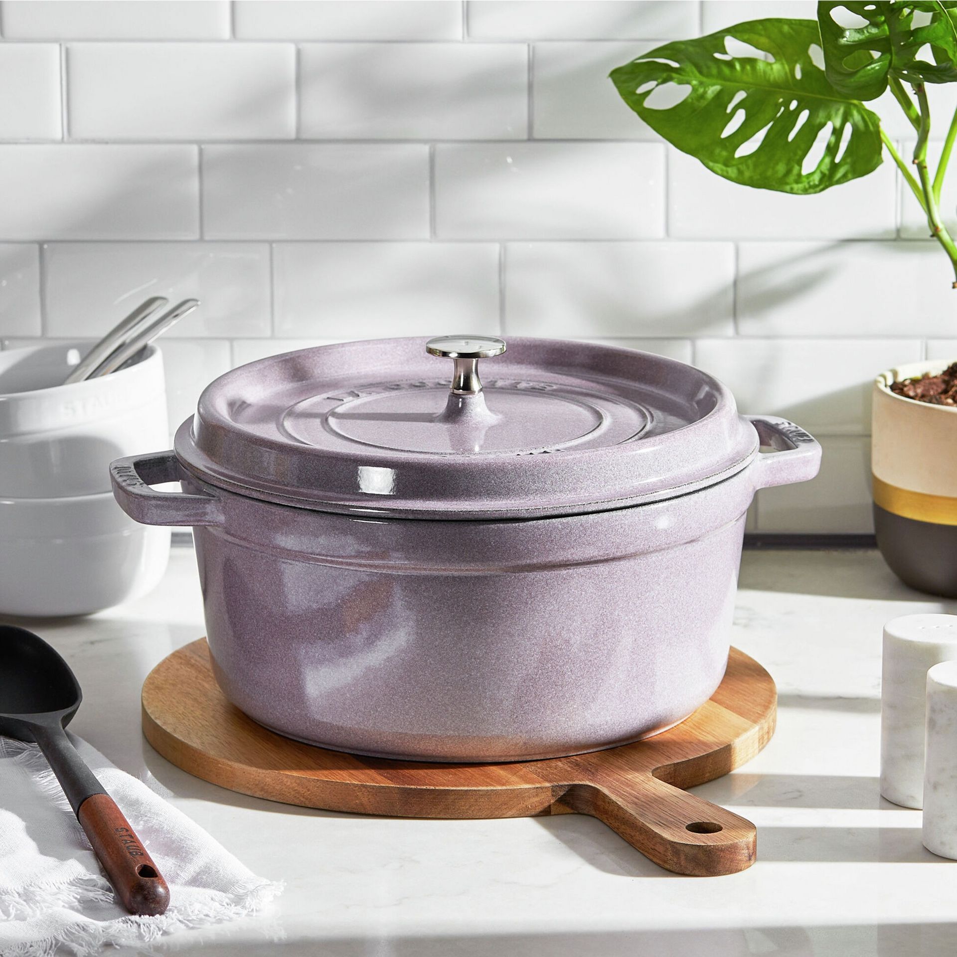 STAUB Cast Iron Round Cocotte 5.5-qt / Lilac 1 each