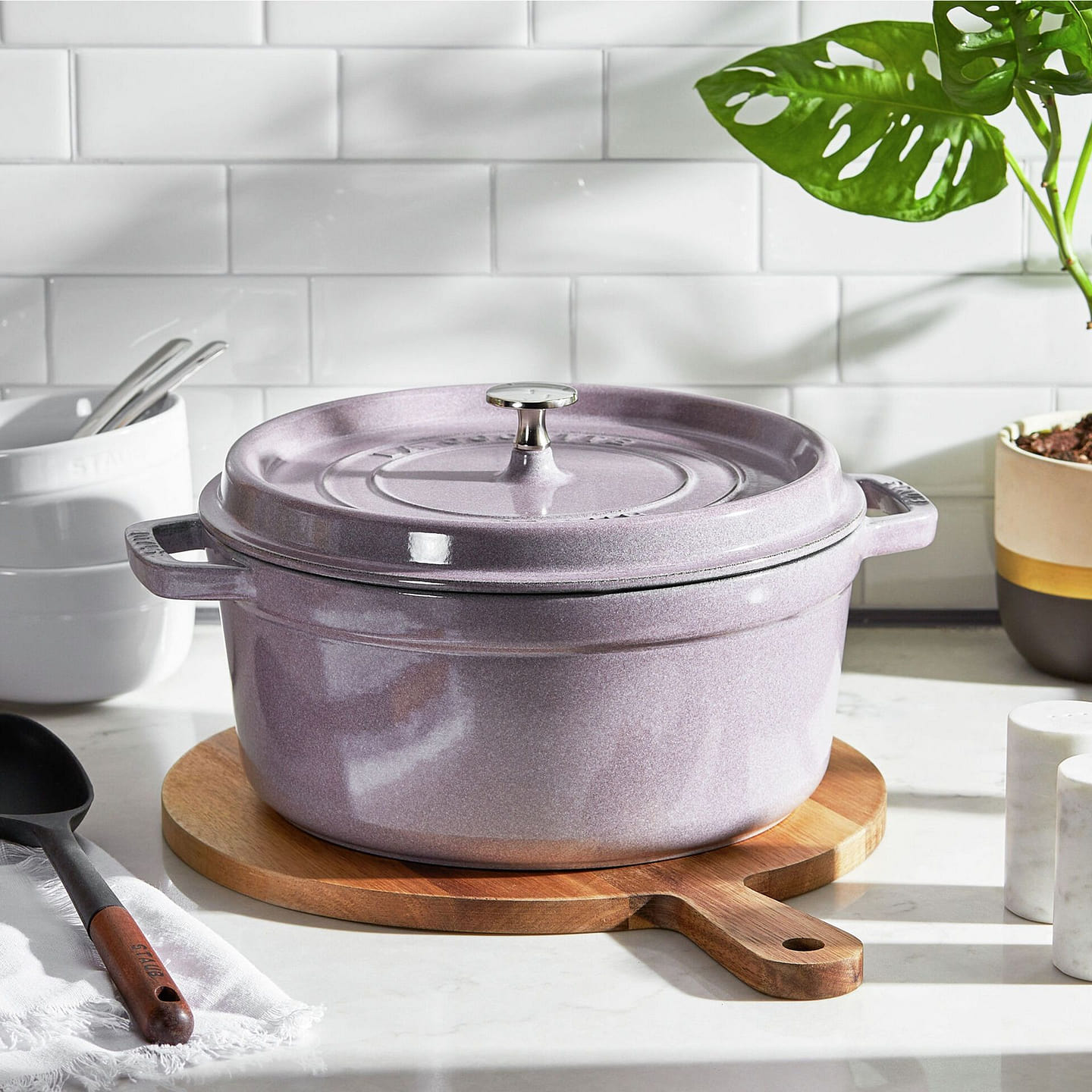 STAUB Cast Iron Round Cocotte 5.5-qt / Lilac 1 each
