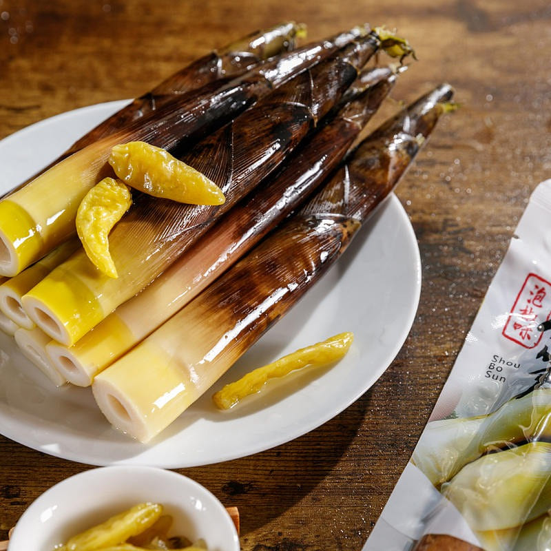 [1 package] Taoziyuan peeled bamboo shoots and pickled peppers by hand 230 g