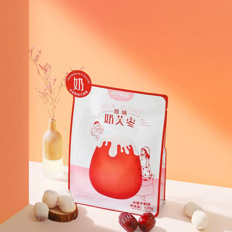 Three Squirrels Milk Puff Dates * 1 Bag 120 g