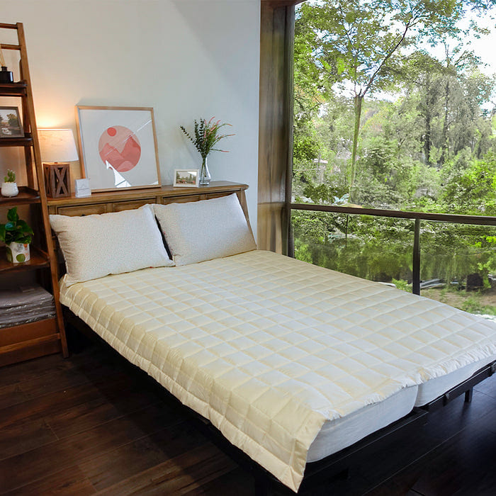 mumooroom Cotton Satin Mattress Pad with Elastic Band- CREAM (US Queen) 1 each