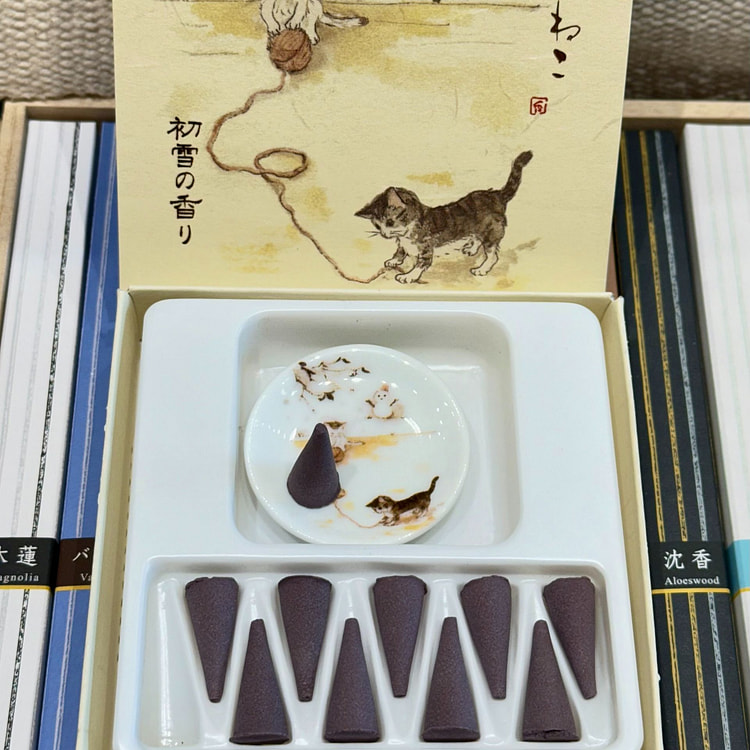 日本香彩堂 塔香 含香托（礼盒装）- 初雪 1 个