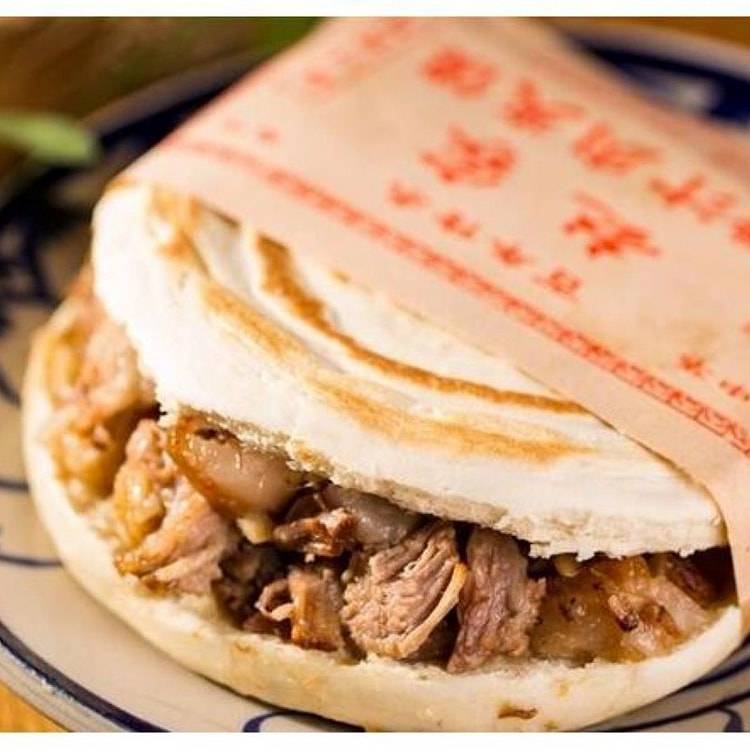 卤肉夹锅盔