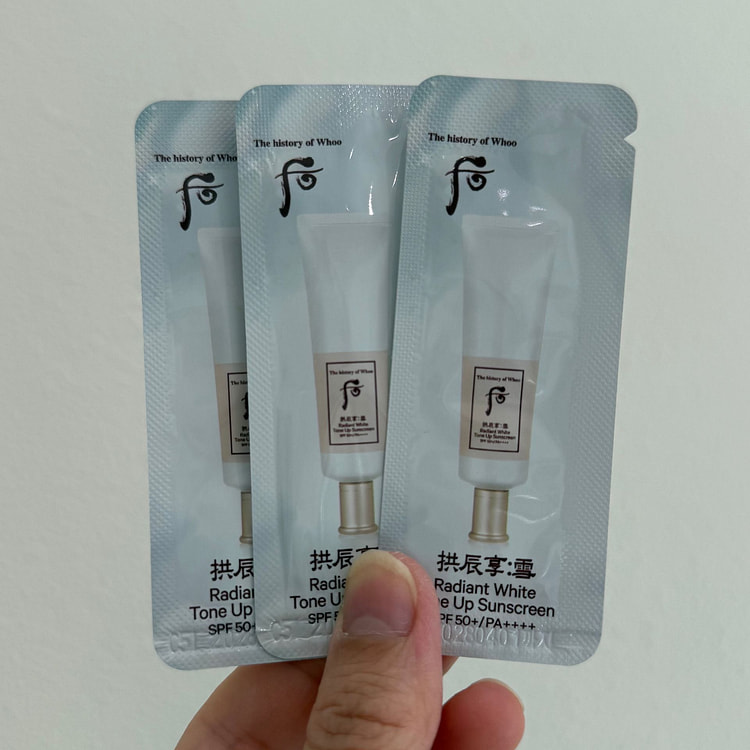 The Whoo Kem Chống Nắng Nâng Tone Dưỡng Trắng Mờ Thâm Nám SPF50+PA++++ Samp