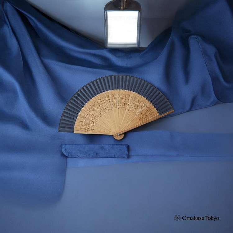 TOuWA Folding Fan-Blue and Brown 110 g