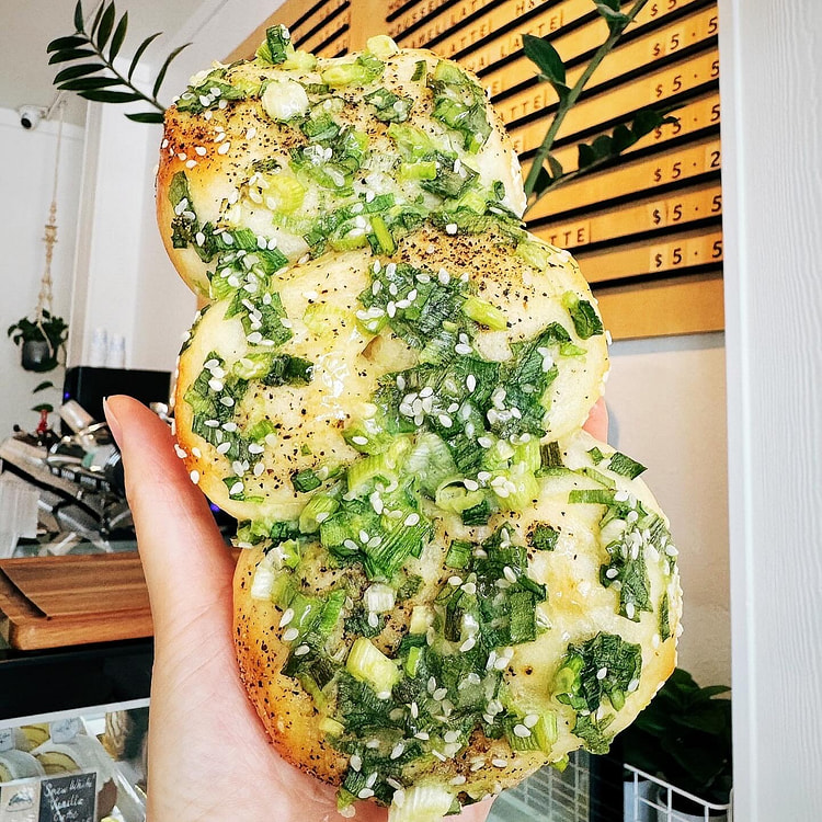 Taiwanese Scallion Bun 2pcs 1 each