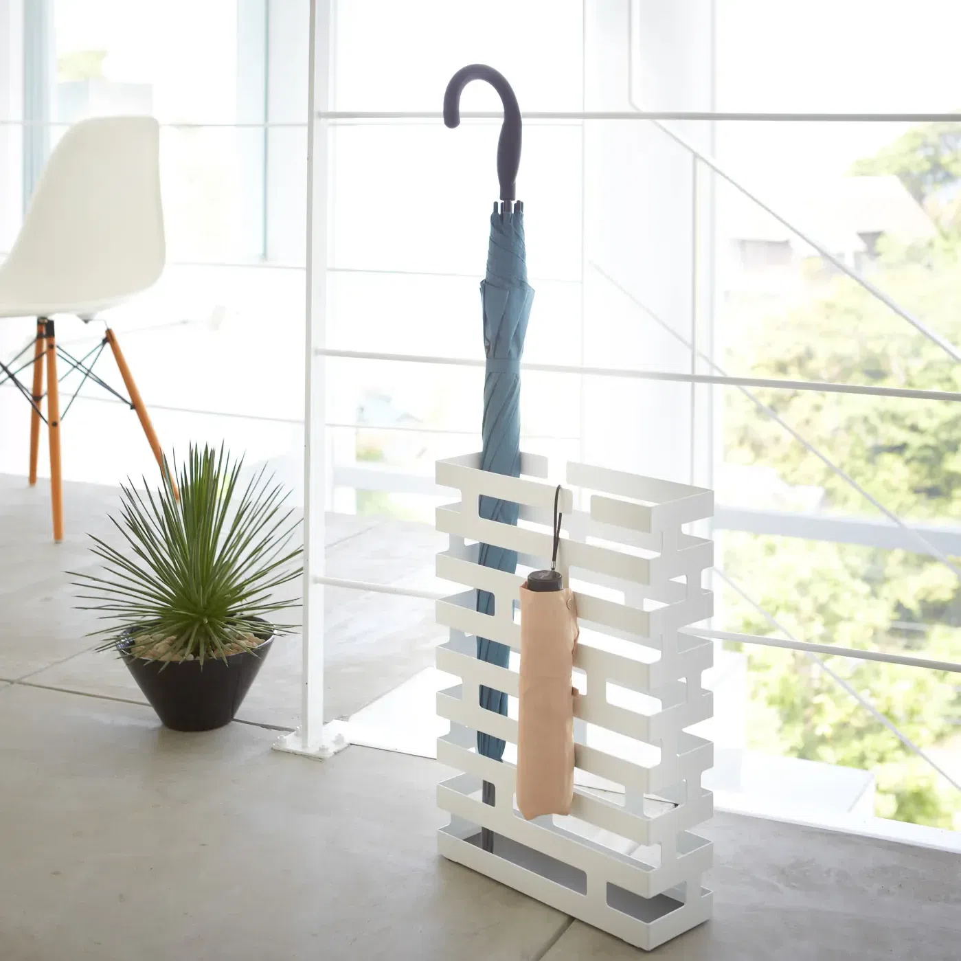 Umbrella Stand – Steel Rectangle / White 1 each