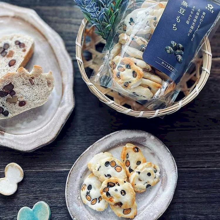 Sakura Seika Black Soybean Rice Cracker 70g 1 each