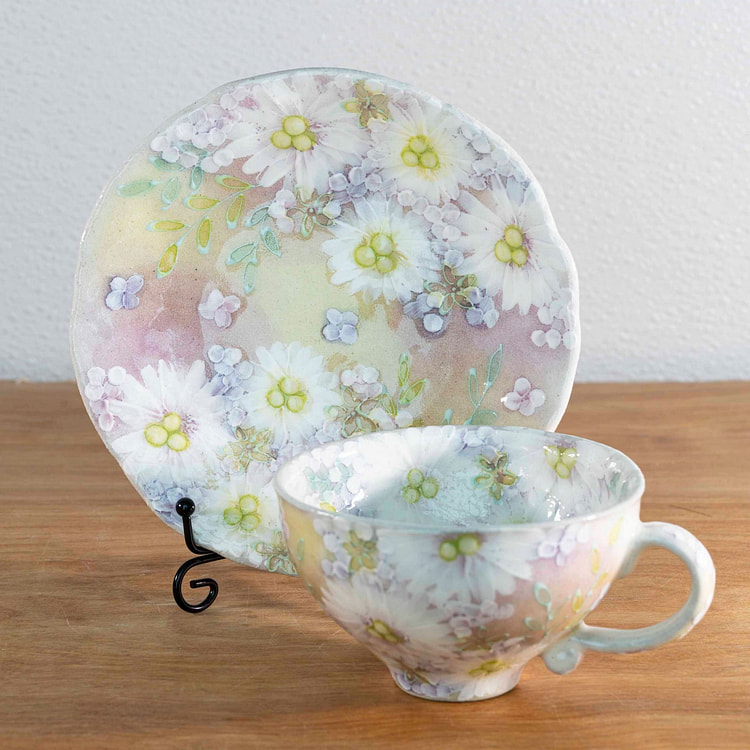 Yuzuriha Flower coffee cup set 白絵花化粧 (Gift box)
