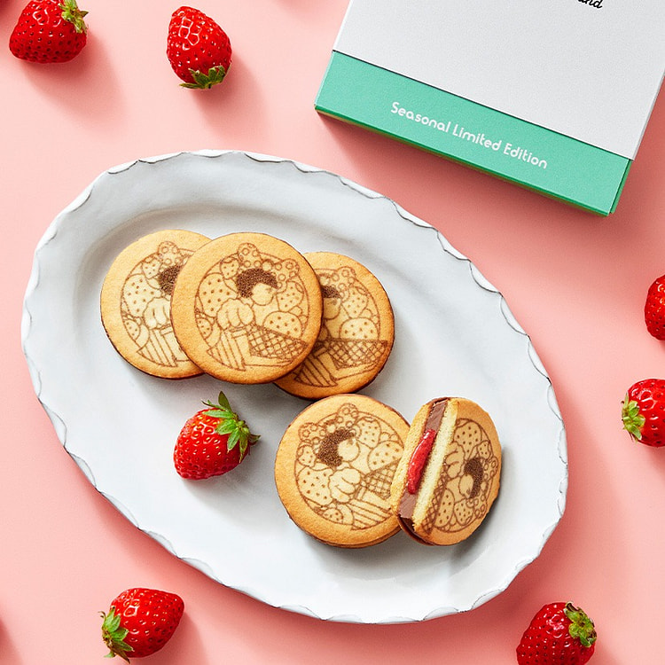 Francais Strawberry Milk Sandwich Cookies 4pcs