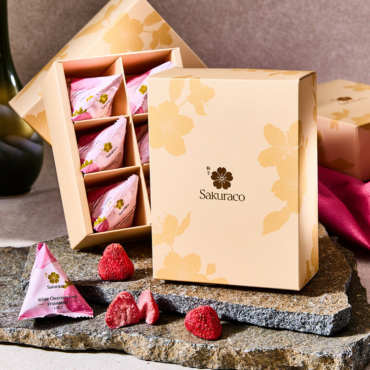 Sakuraco White Chocolate Fruit: Strawberry