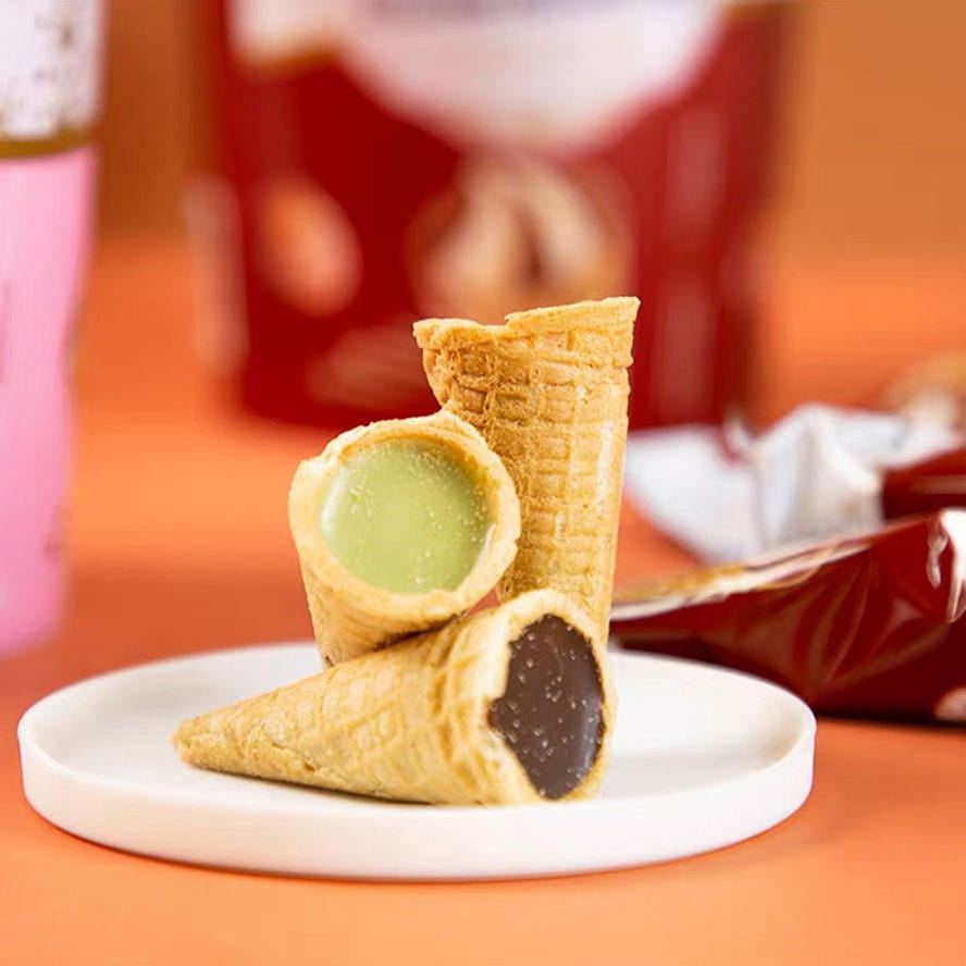Chocolate Filled Wafer Cone Matcha Flavor 56 กรัม