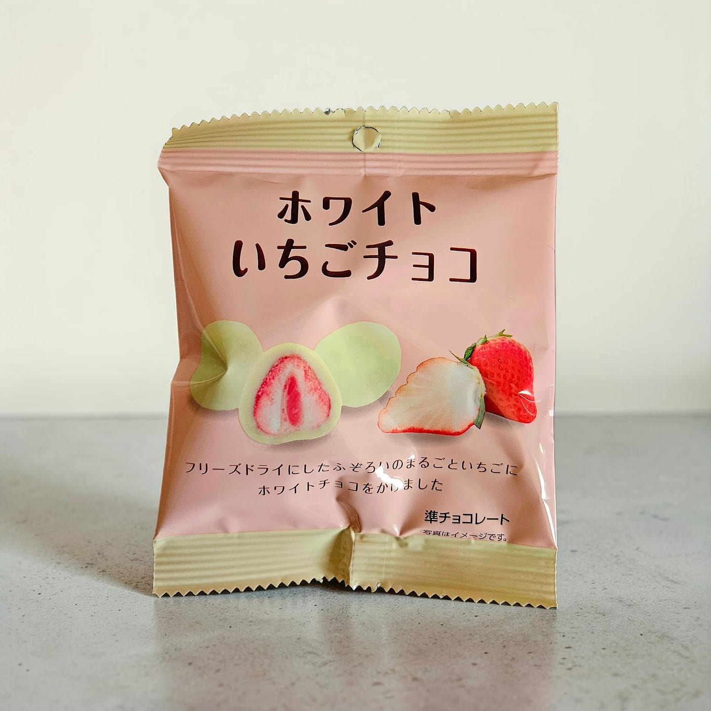优佳日本草莓白巧克力 25 克