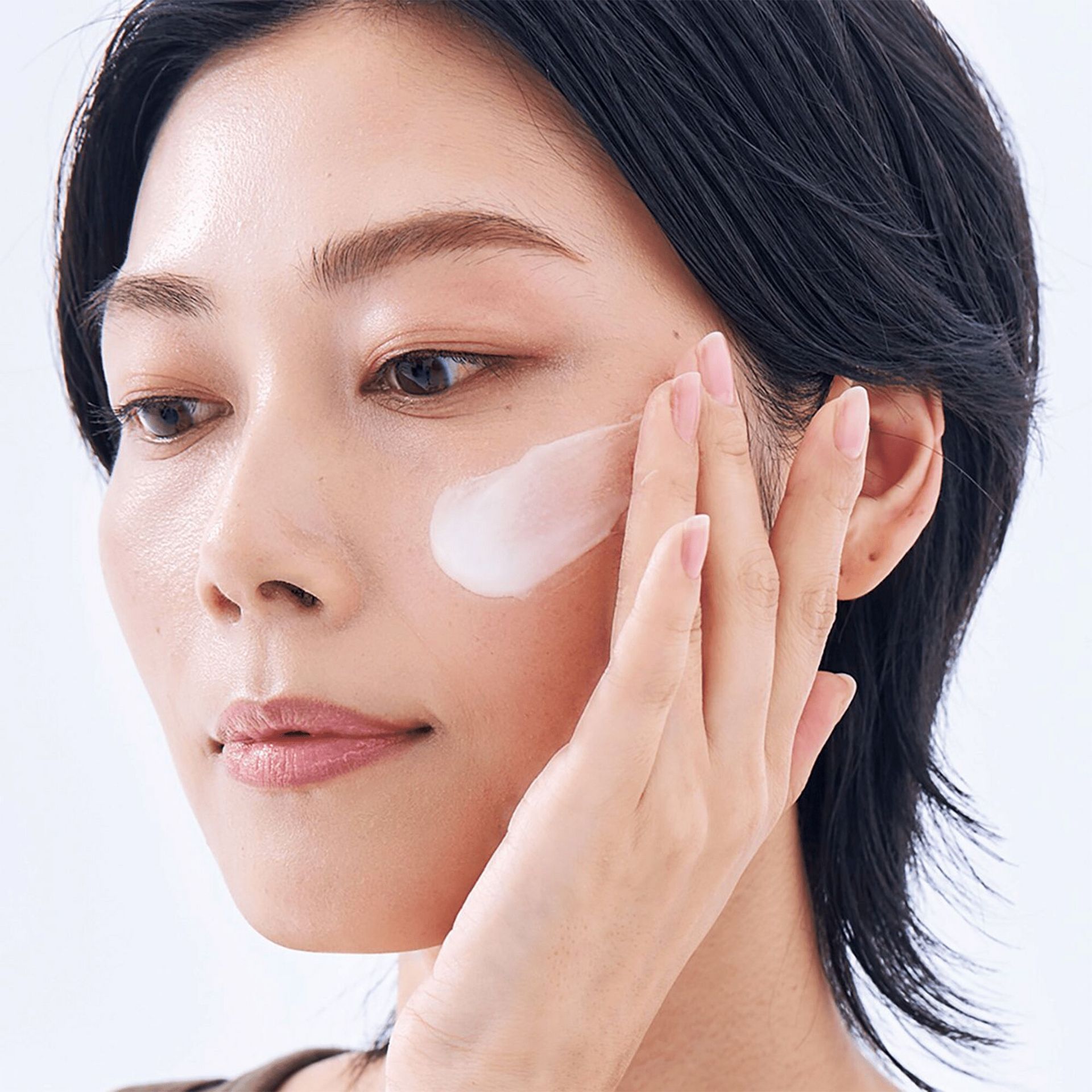 Get Shiseido Future Solution LX Universal Defense 52g Delivered