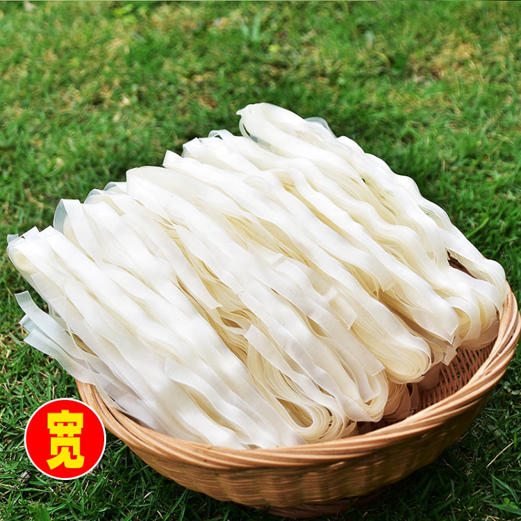Guangxi wide and flat dry rice noodles 500 g