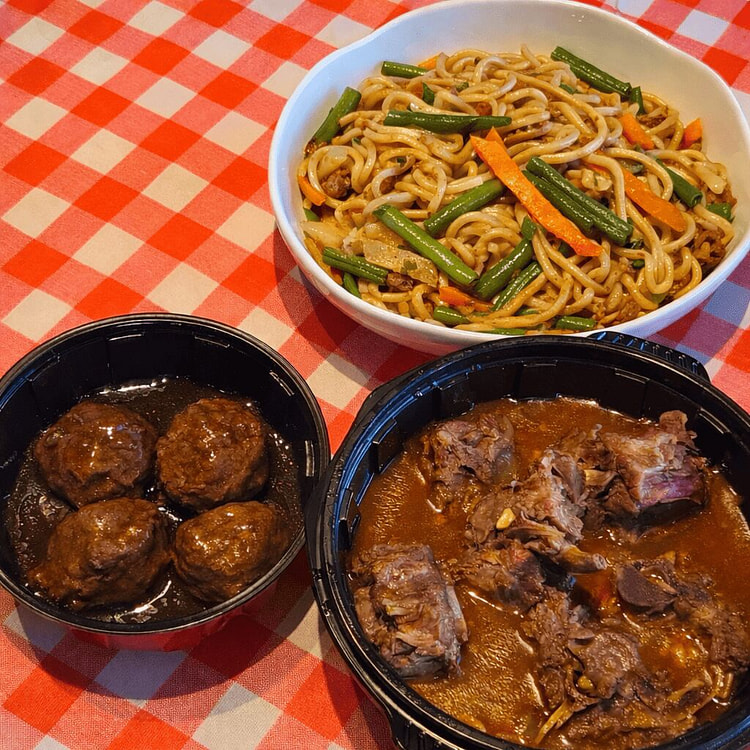 三菜套餐 红烧丸子 猪肉豆角焖面 羊蝎子6块 1 份