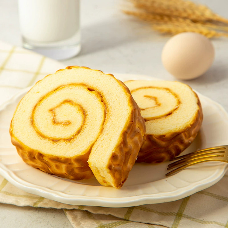 Three squirrelstiger skin cake roll bread cake cake snack breakfast nutriti