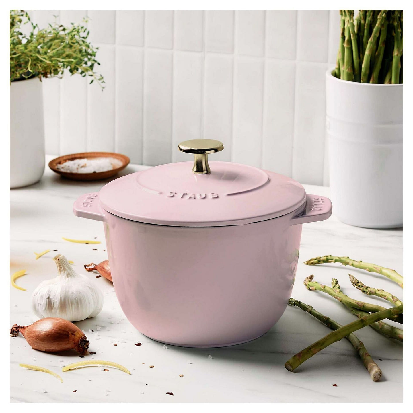 STAUB Cast Iron Petite 1.5-qt / Pink Peony 1 each