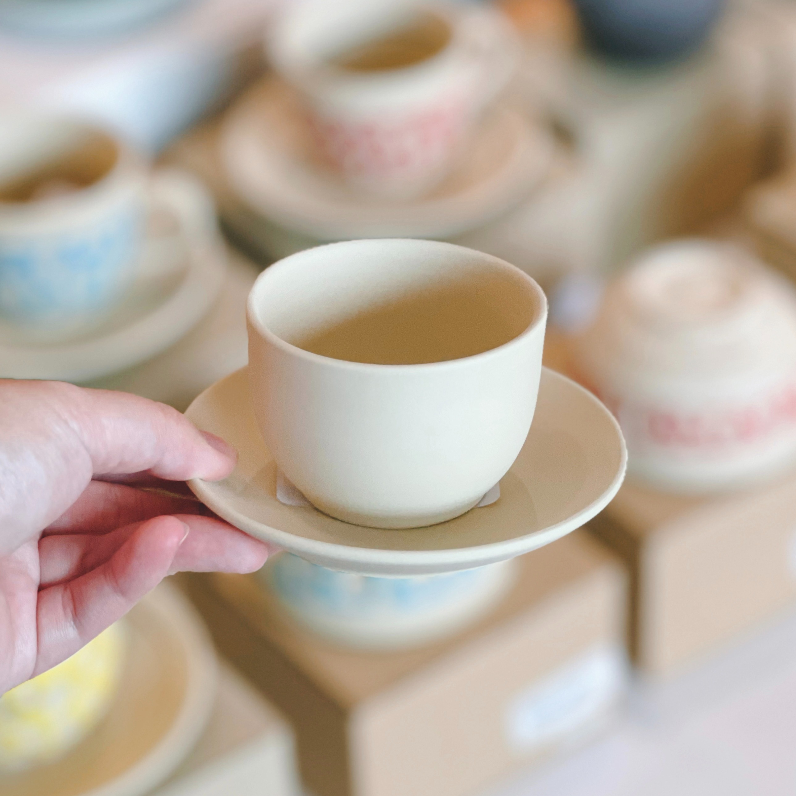 カップ薔薇予約分 Artist Tokoname Cup w Saucer (Gift Box) - White 1 count - Weee!