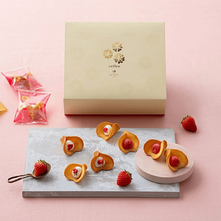 京果子 花朵奶油饼干 香草 草莓树莓味 16枚 1 份